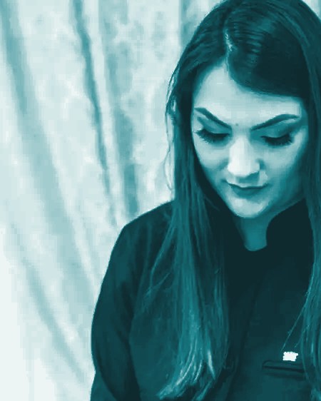 Poliana Lubacheviski aplicando ozonioterapia